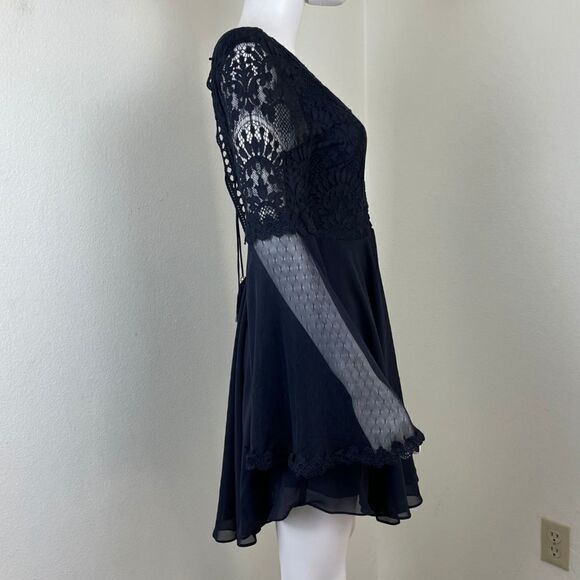 Two Sisters Women Size 8 Blue Bethany Crochet Flare Long Sleeve Mini Dress - Picture 17 of 17